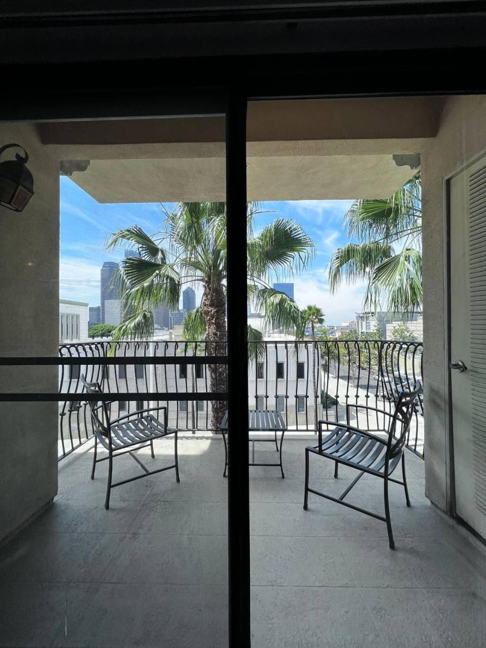 Aparthotel Socal Lux On Miramar Los Angeles Zewnętrze zdjęcie